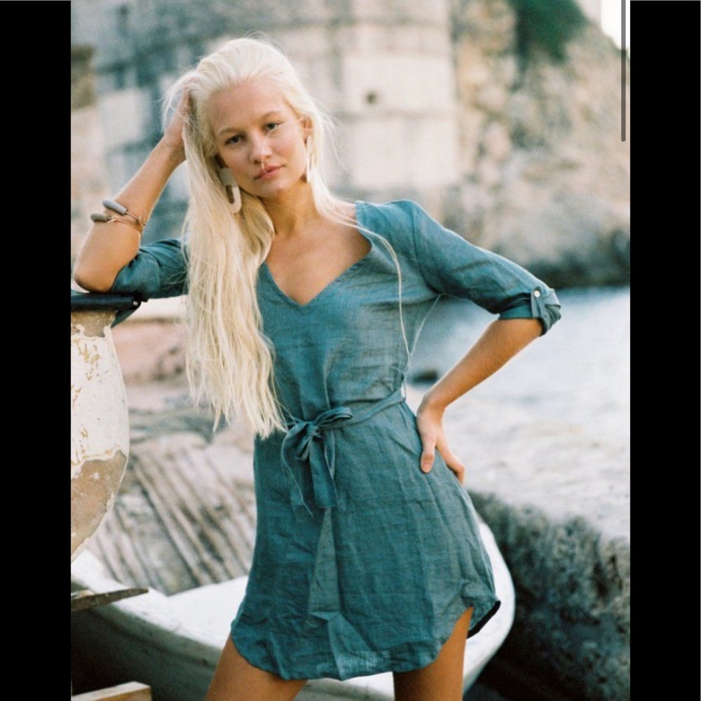 Yireh linen dress in blue